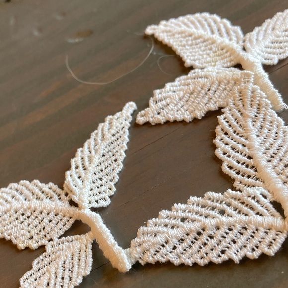8 mid century cotton ecru stem and leaves appliqués. Beautiful - Picture 5 of 7
